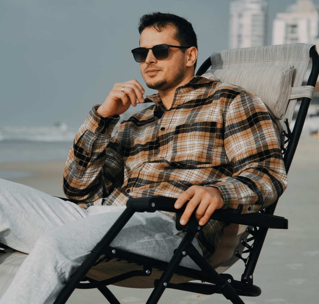 A man on the beach in Bat Yam, photo by Boris Izmaylov