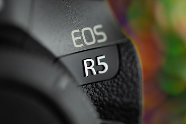 Canon EOS R50